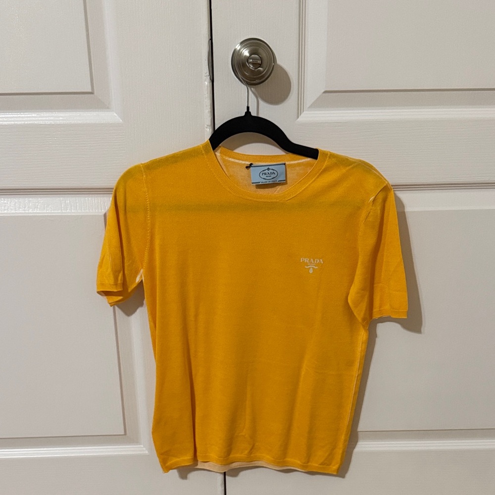 Prada mustard Yellow Tee size 42 
New without tags